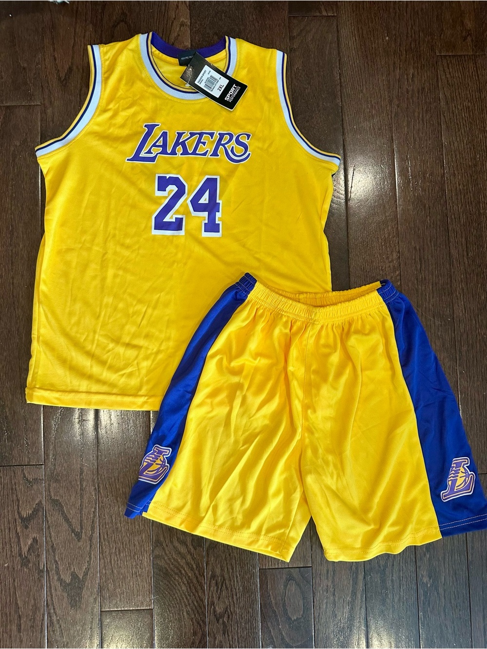 NWT Los Angeles Lakers #24 Jersey & Shorts Set | Big Kids 2XL | Kobe Bryant